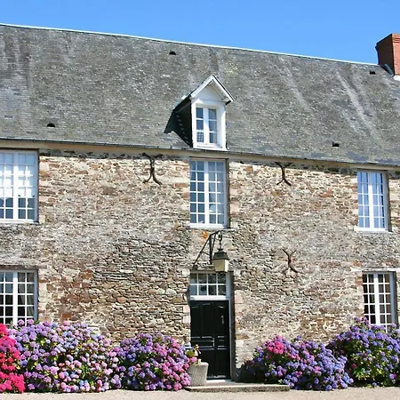 Holiday home La Coulombe Manoir De Herouville Litteau
